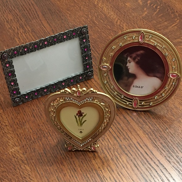 Round Pink & Gold Frame - Picture 3 of 4